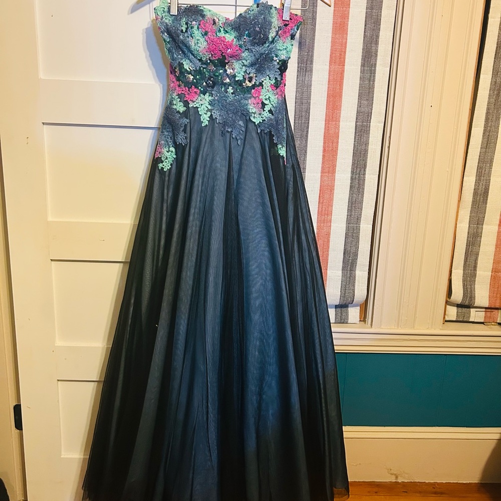 Basix Black Label formal tulle gown
